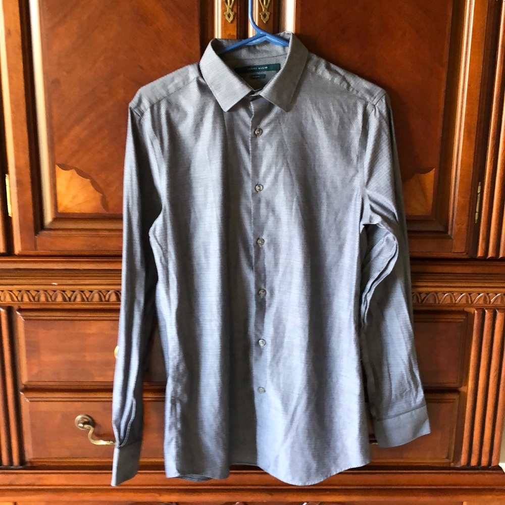 Men’s Perry Ellis SZ SMALL slim fit dress shirt.
